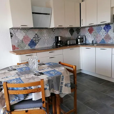 Apartmán Refait 2 Pieces Avec Piscine Et Parking - Fr-1-731-106 *