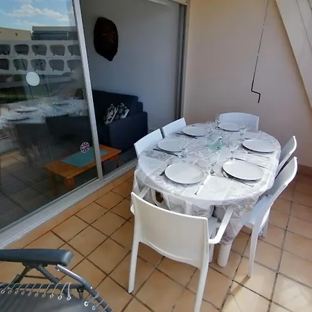 Apartman Refait 2 Pieces Avec Piscine Et Parking - Fr-1-731-106 *